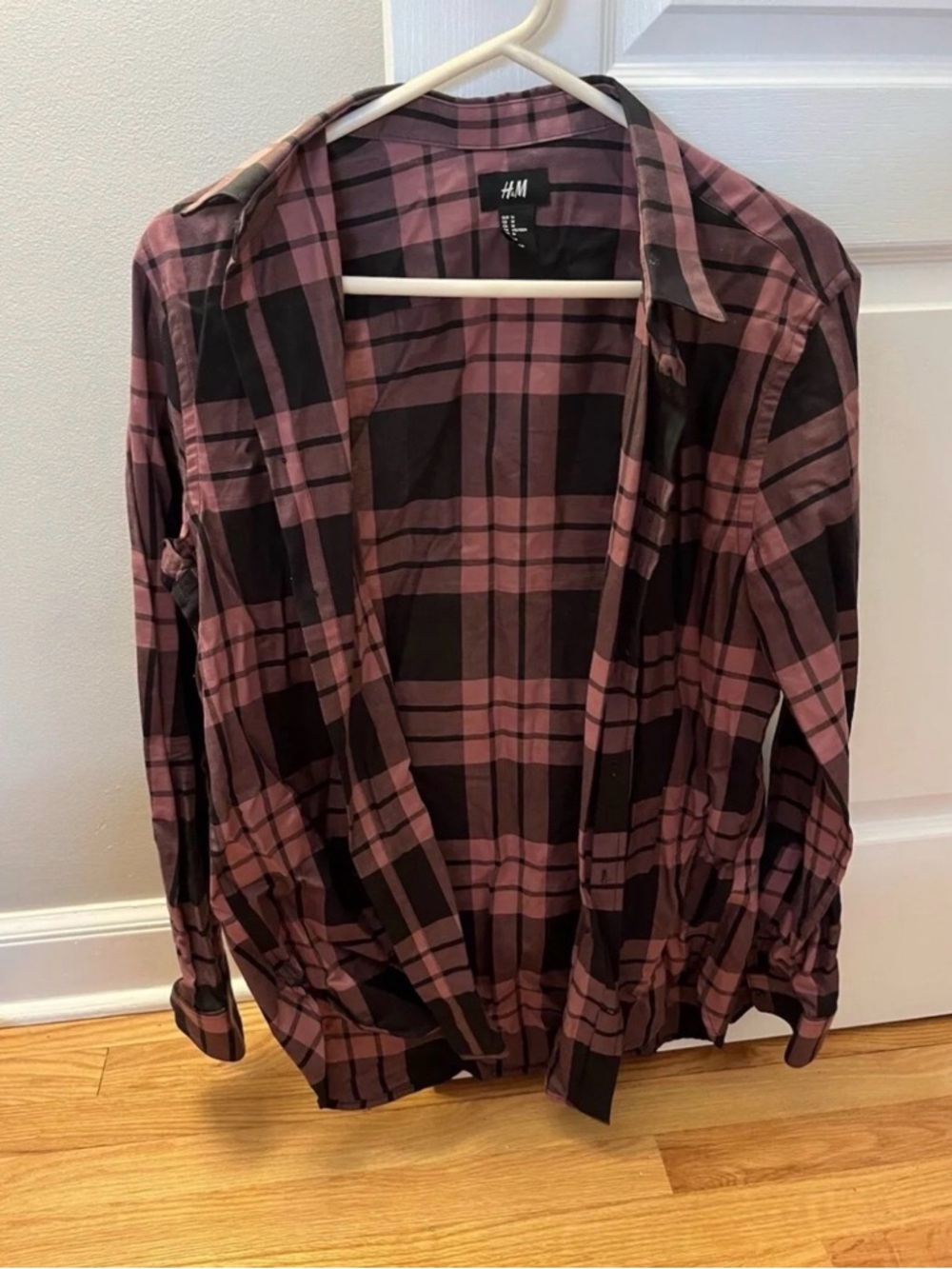Men’s H&M Button Up Shirt Size Medium Red/Black